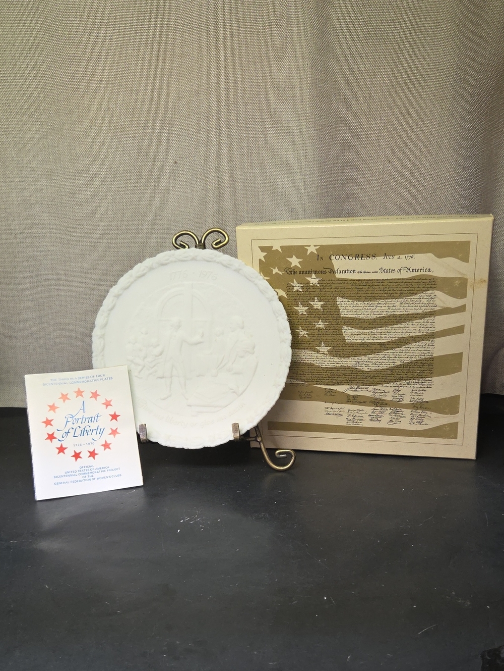 Vintage‎ Fenton Bicentennial Milk Glass White #3 Of 4 Commemorative Plates 1976